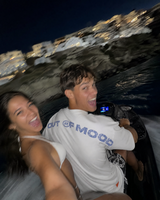 BACKSTORY TEE - SANTORINI